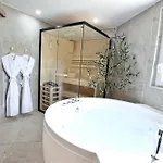 Jardin D'eden : Sauna, Balneo & Jardin Privatif 公寓