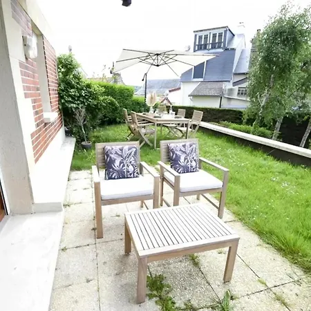 Jardin D'eden : Sauna, Balneo & Jardin Privatif * トルヴィル＝シュル＝メール