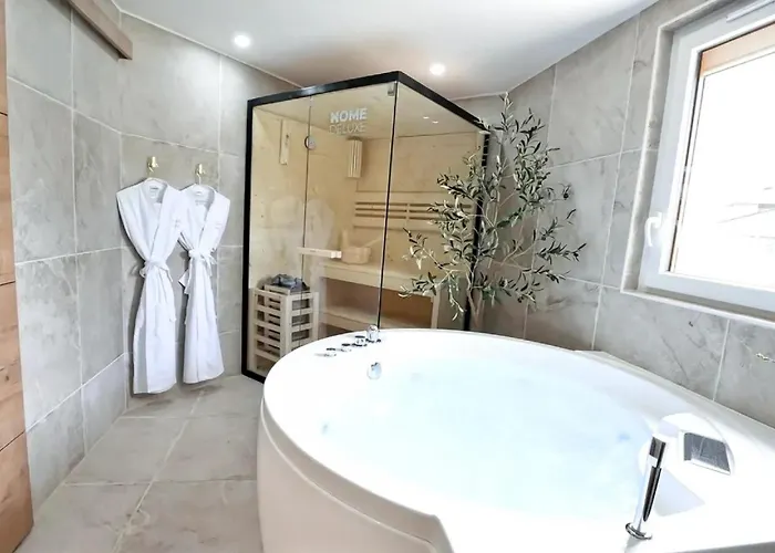 Jardin D'eden : Sauna, Balneo & Jardin Privatif アパート