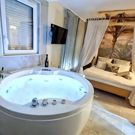 Apartment Jardin D'eden : Sauna, Balneo & Jardin Privatif