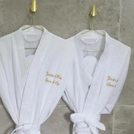 Jardin D'eden : Sauna, Balneo & Jardin Privatif Apartment