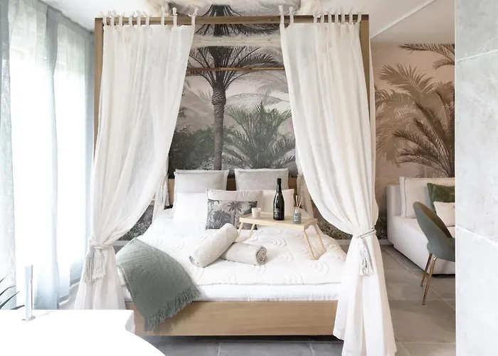 Jardin D'eden : Sauna, Balneo & Jardin Privatif Trouville-sur-Mer